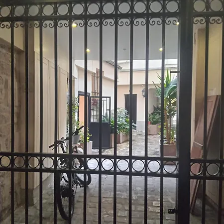 2 Pieces 9 Eme * Paris